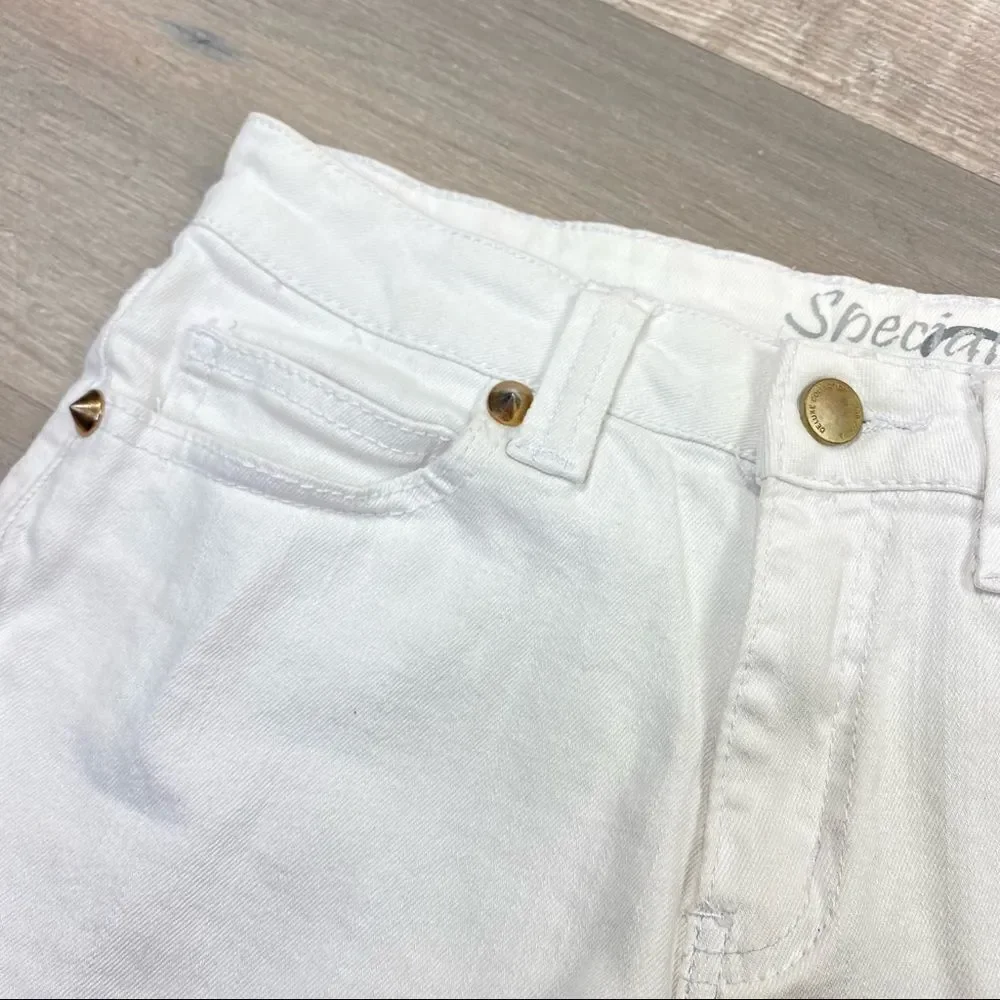 Special A Studded Raw Hem Jean‎ Shorts White Size M
